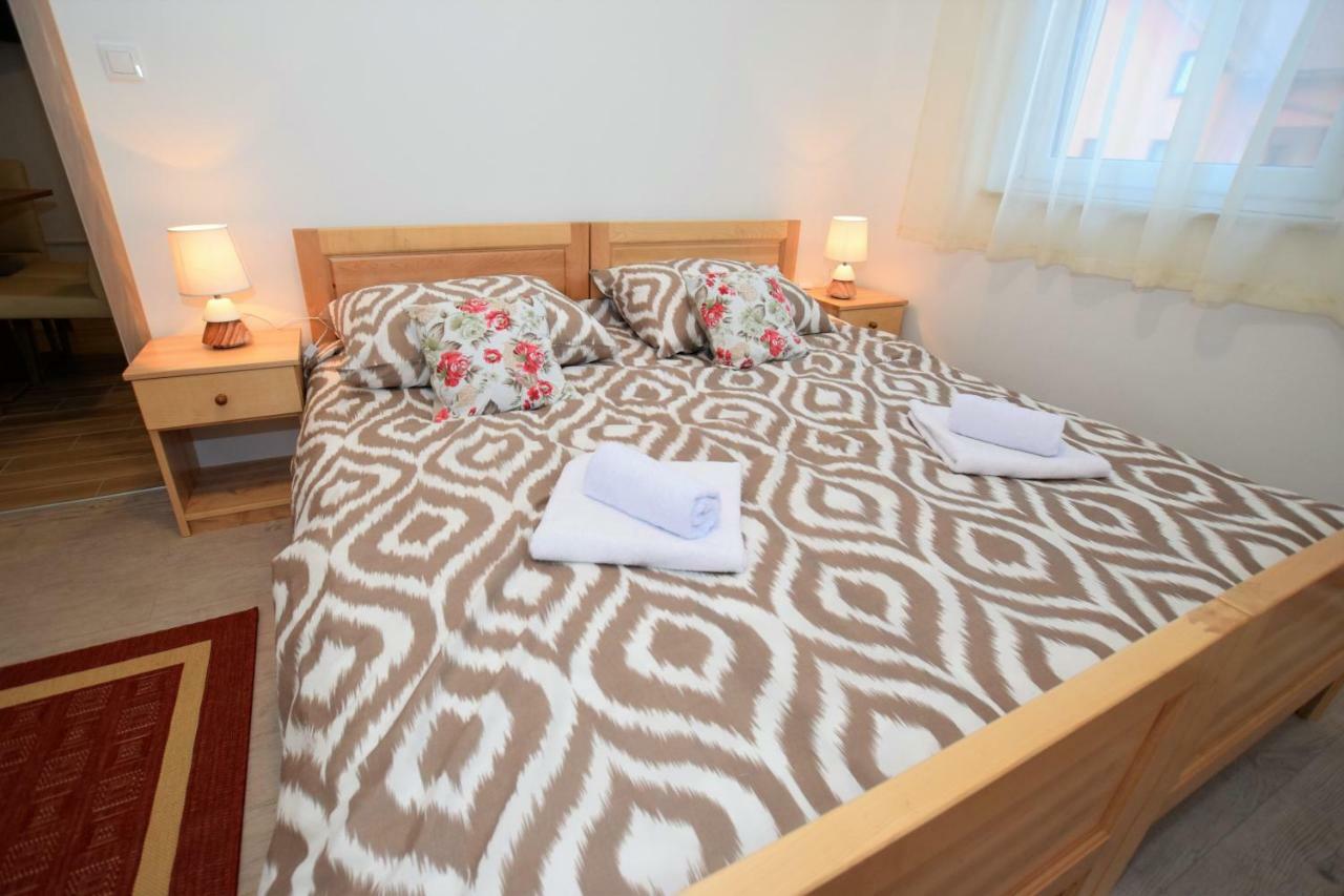Privatni Smjestaj Most Otočac Buitenkant foto