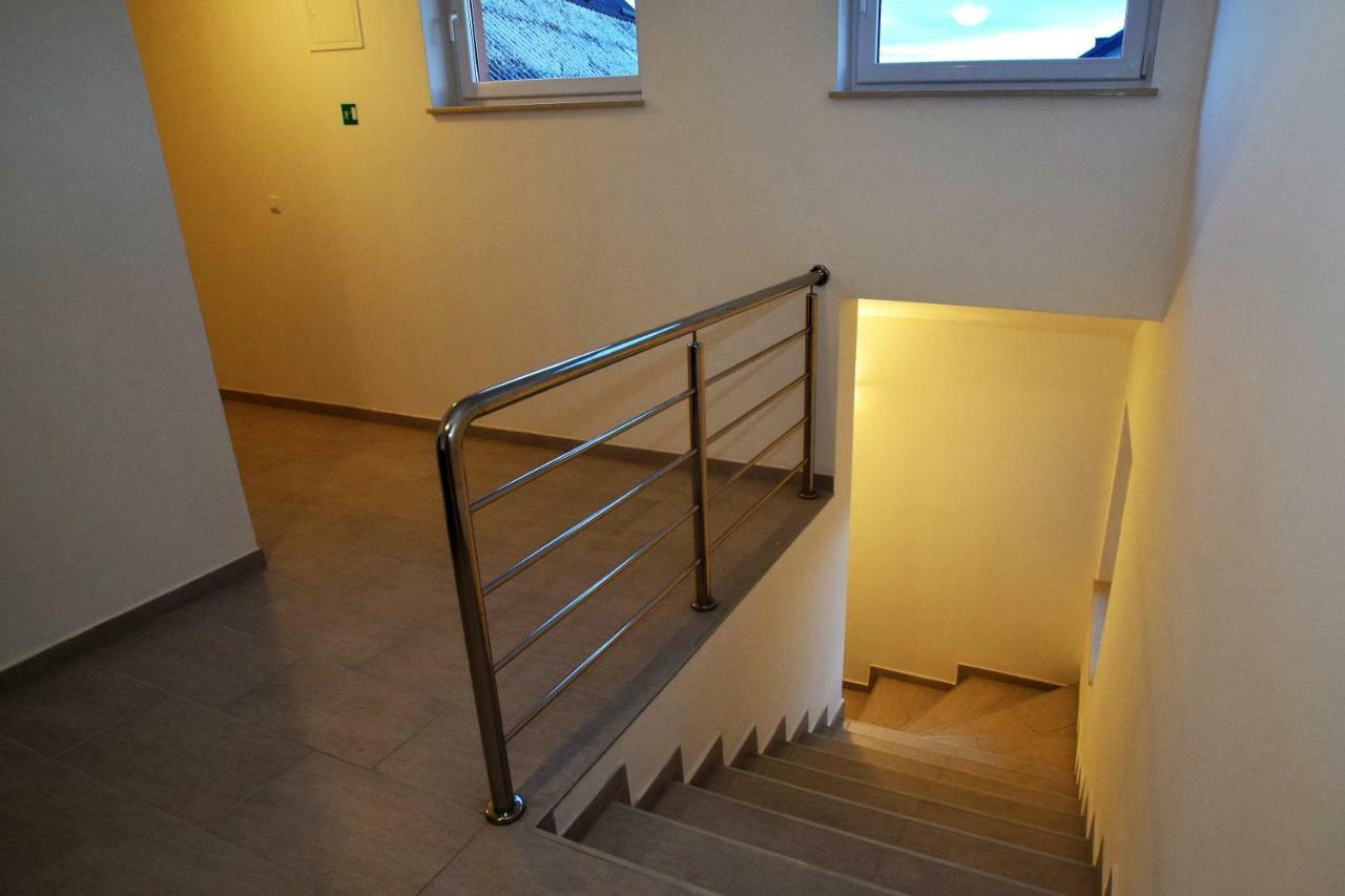 Privatni Smjestaj Most Otočac Buitenkant foto