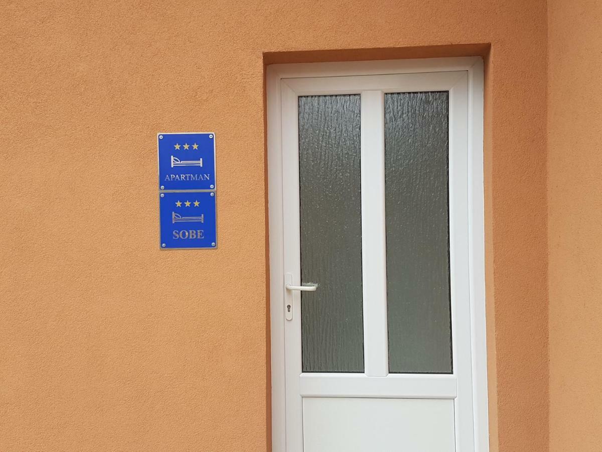 Privatni Smjestaj Most Otočac Buitenkant foto