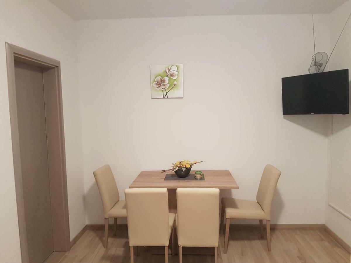 Privatni Smjestaj Most Otočac Buitenkant foto
